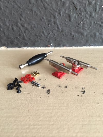 Freeday Wide Trucks Silver / Base Red 32mm