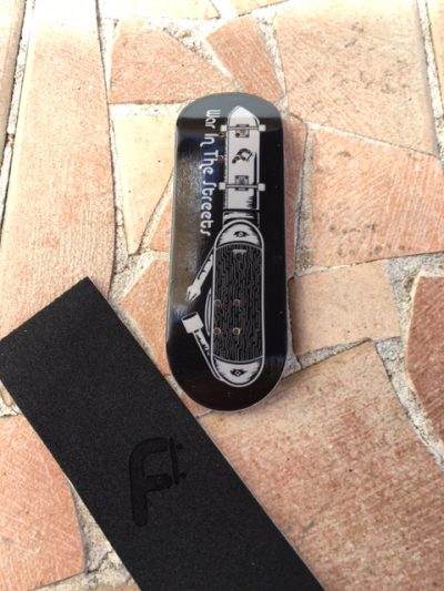 Freeday Shop Board X-Wide 33mm "War in the Streets" 2017