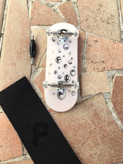 Freeday Shop Graphic Complete Standard 32mm "Bubbles" 2017