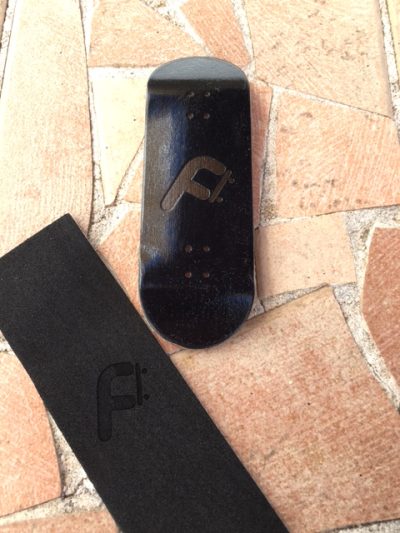 Freeday Shop Board X-Wide Engraved 33mm "Black"