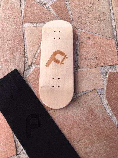 Freeday Shop Board X-Wide Engraved 33mm "Natural Wood"
