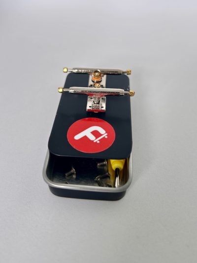 Generic Trucks "Black" 4.0 Chrome 34mm